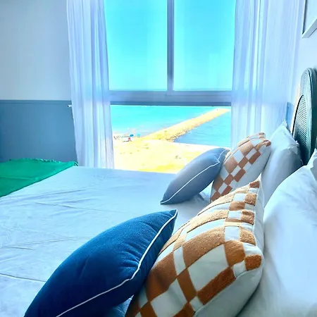 아파트 New ! Beachfront Apartment, Swimming Pool And Sports Facilities