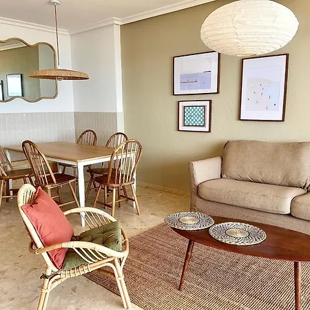 New ! Beachfront Apartment, Swimming Pool And Sports Facilities 아파트